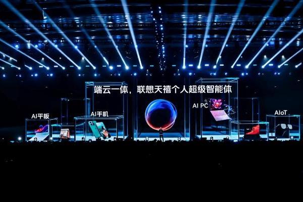 懂球更懂你！联想天禧个人超级智能体获吴晓波盛赞