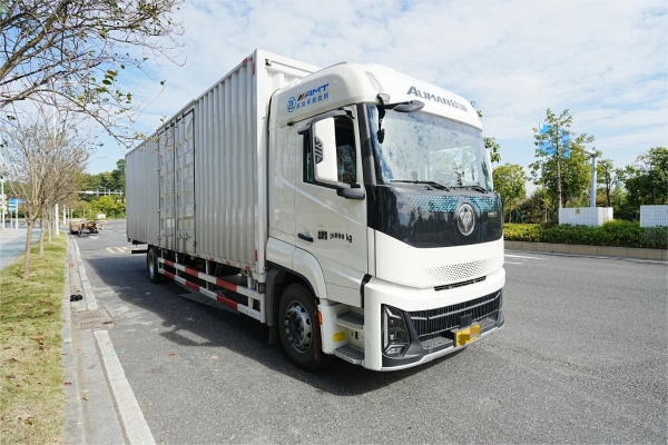 从“将就跑”到“安心闯”！欧曼银河 3 让江师傅跑广州货运 更有 “体面” 