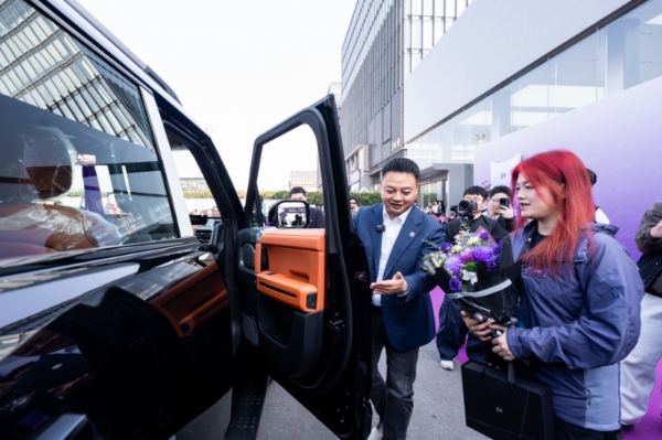 里程碑时刻！纵横第100家体验中心荣耀启幕，筑牢中国豪华越野品类生态根基