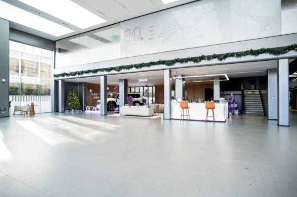 里程碑时刻！纵横第100家体验中心荣耀启幕，筑牢中国豪华越野品类生态根基