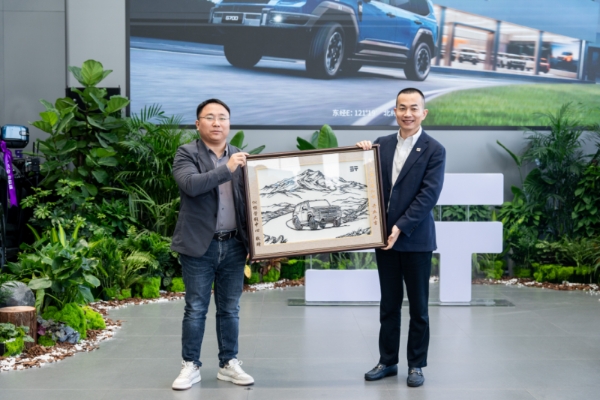 里程碑时刻！纵横第100家体验中心荣耀启幕，筑牢中国豪华越野品类生态根基