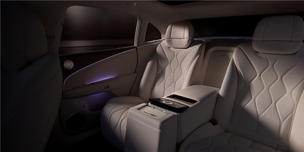广汽底蕴&华为乾崑，昊铂A800智慧旗舰轿车，盲订已开启