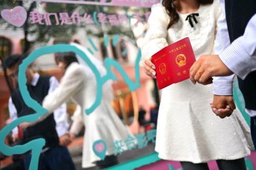 「Soulmanyships搭子艺术展」席卷上海，线下展览与趋势报告勾勒幸福新图景 