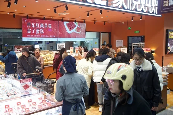 商超烘焙 “破圈” 下沉，家悦烘焙乌兰察布首店爆红 