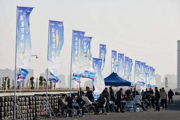 驭鉴可靠 创富共赢 | 东风商用车新品共创襄阳启幕，书写可靠新篇章 