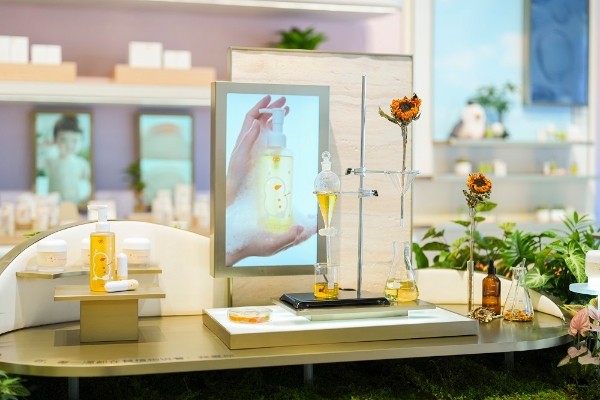 打卡好孩子·元生态馆，解锁科技育儿新体验 