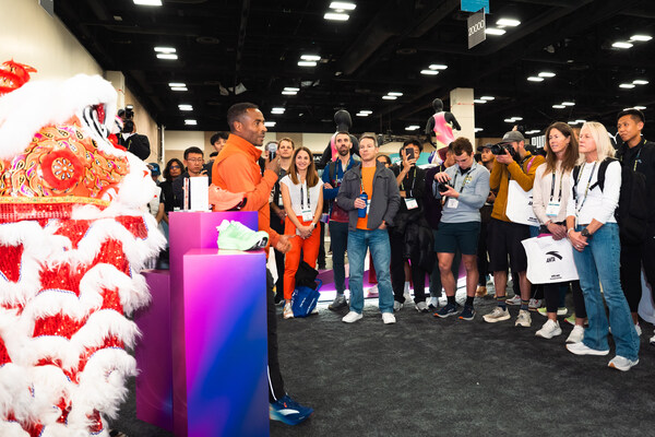 世界舞台有我中国力量 安踏强势亮相跑鞋"奥斯卡"The Running Event 