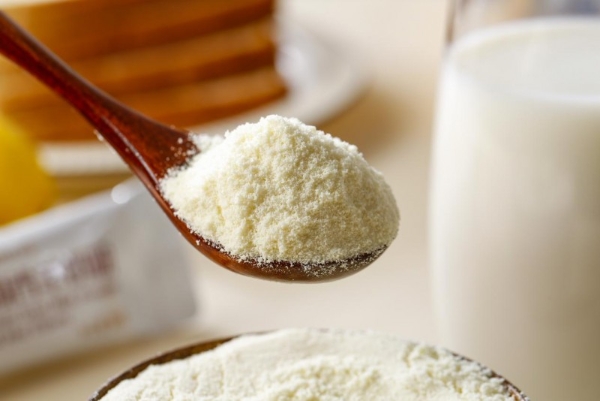 中老年健康焦点：如何应对钙流失与免疫力下降？富硒高钙羊奶粉提供双重守护 