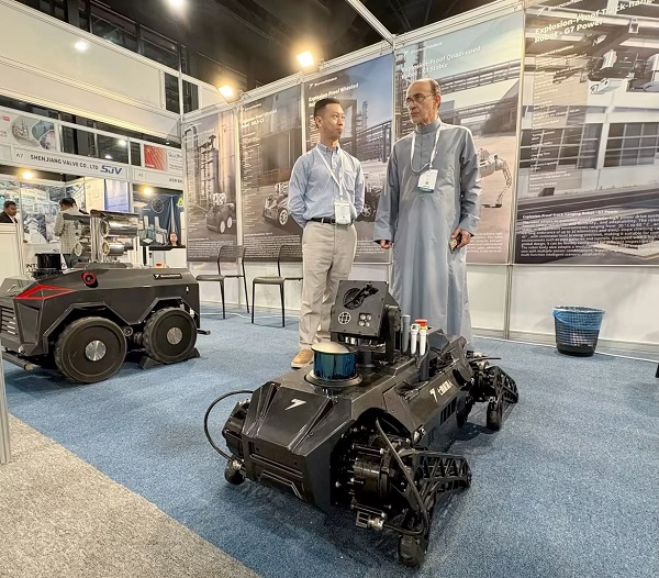 智拓中东丨七腾机器人亮相沙特化工展会，防爆智能方案引全球关注 