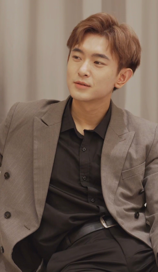 跨时空双世虐恋来袭《双面公子我渡劫》火爆上线！古装×现代双线并行，极致拉扯引爆整个冬天！