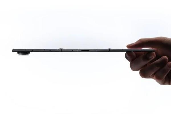 三星Galaxy Z TriFold发布，铰链十年革新再塑折叠风尚 