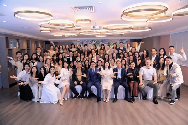 盘古树&广东广播电视台“家庭教育基地”挂牌仪式圆满举行，携手共筑家庭教育新生态 