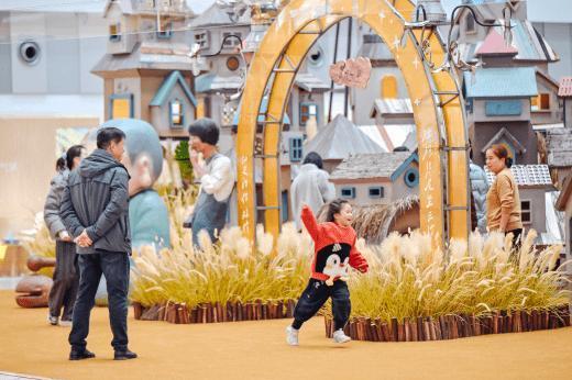 「绮野游梦」荒野之国华东首展落地虹桥南丰城， 点亮上海冬季陪伴新场景 