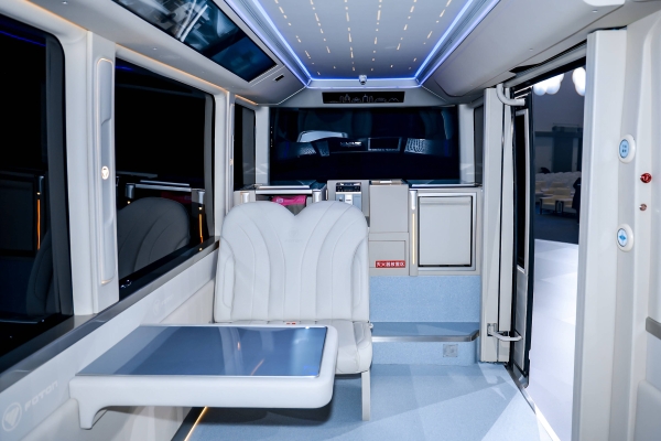 从行业前五到行业定义者！福田欧辉智能巴士突破全场景 重塑短途出行新生态 