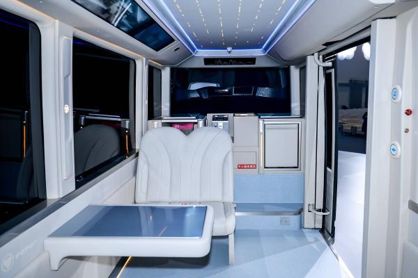 从行业前五到行业定义者！福田欧辉智能巴士突破全场景 重塑短途出行新生态 