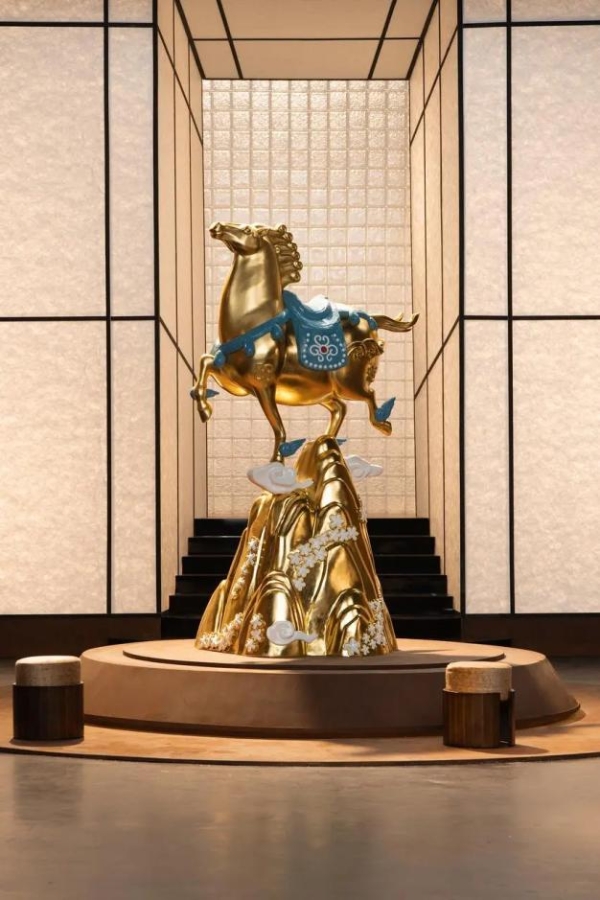 周大生超级首饰发布 | 用一场“东西对撞”刷新珠宝营销新范式 