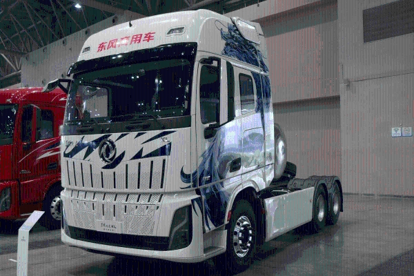 全新平台亮相！东风商用车2026年合作伙伴大会盛大启幕 剑指17.6万台 