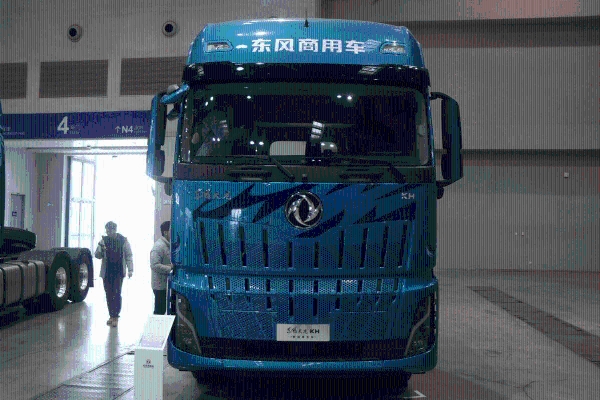 全新平台亮相！东风商用车2026年合作伙伴大会盛大启幕 剑指17.6万台 