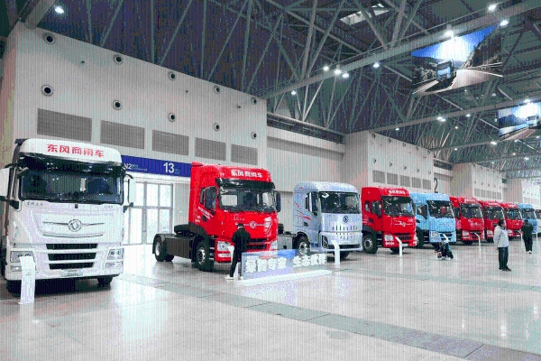 全新平台亮相！东风商用车2026年合作伙伴大会盛大启幕 剑指17.6万台 
