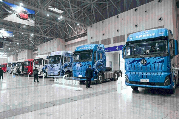 全新平台亮相！东风商用车2026年合作伙伴大会盛大启幕 剑指17.6万台 