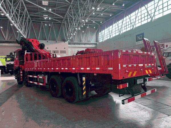 在变革的时代里 可靠是东风天龙KC的不变承诺 