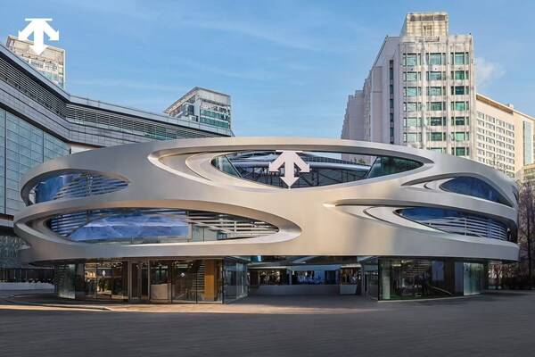 迪桑特「问顶未来」品牌大秀于北京华贸盛大举行 以一座"未来之城"开启专业运动新篇章 