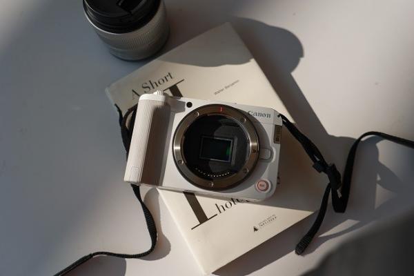 佳能EOS R50 V旅行摄影师的4K Vlog创作必备神器 