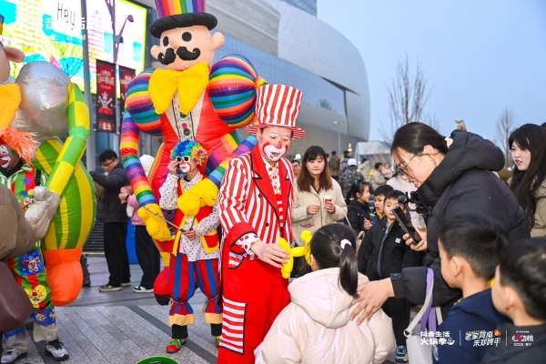 暖心畅吃，生意沸腾！抖音生活服务火锅局打开增长新路径 
