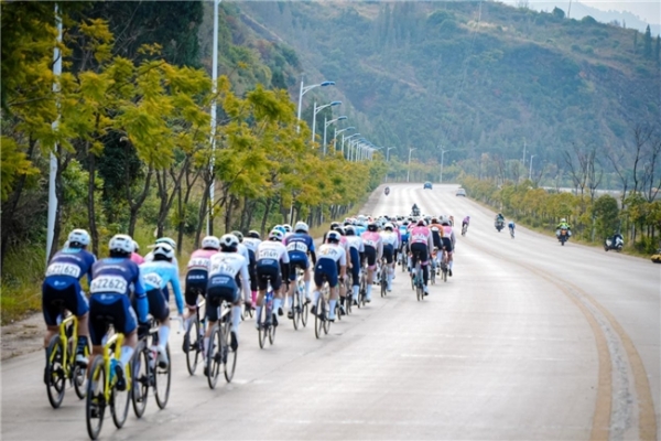 2025中国公路自行车职业联赛暨“环云南”公路自行车赛（玉溪站）圆满收官 