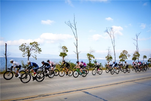 2025中国公路自行车职业联赛暨“环云南”公路自行车赛（玉溪站）圆满收官 