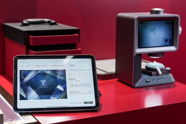 周大福「一诺千金」钻石婚嫁巡展闪耀大连，与张云龙共赴璀璨旅程 