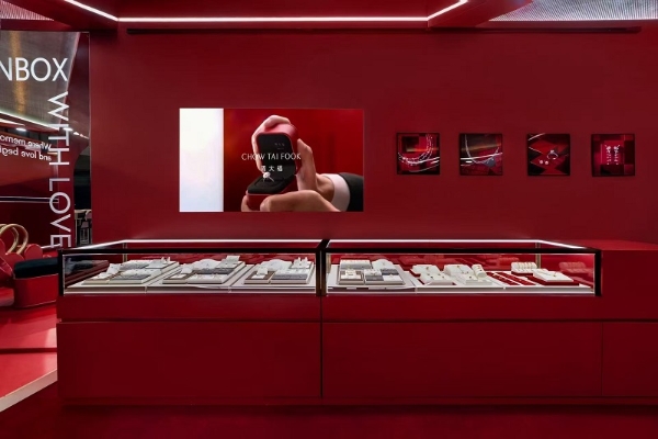 周大福「一诺千金」钻石婚嫁巡展闪耀大连，与张云龙共赴璀璨旅程 