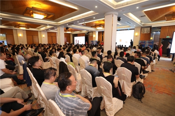 全球上市加速器召开中美港上市高峰公益论坛31期 