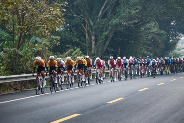 自贡骑迹，燃动盐都！2025中国公路自行车职业联赛（自贡站）暨环自贡自行车赛圆满举办！ 