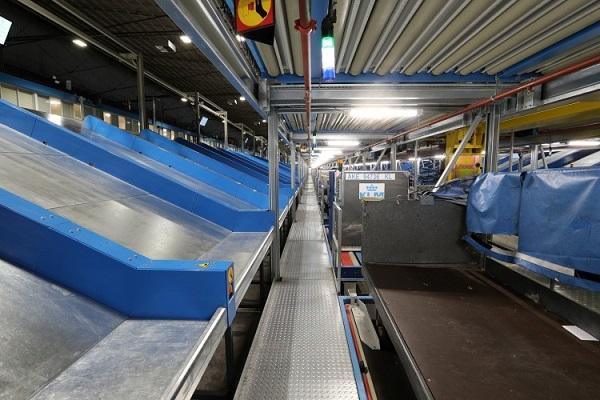  50年仍高效运转：罗地格为荷兰皇家航空打造“永不过时”升降式转运车，打造可持续发展典范 