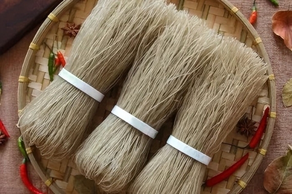 几十年认知被颠覆！同为"纯红薯粉条"，差异竟然这么大 