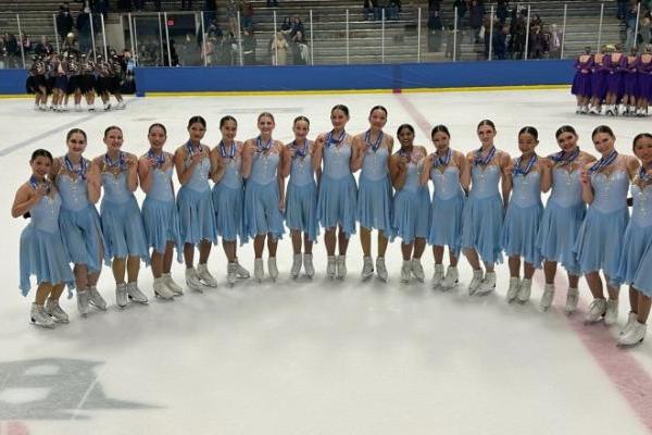 体育无国界 青春无边界——中国花滑少女跨国追梦 