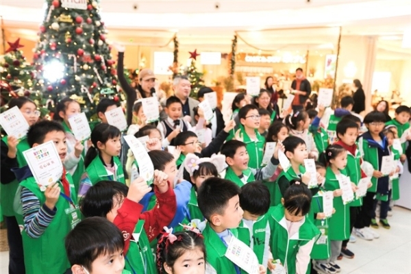 魔都冬日许愿地标诞生！SMP上海白玉兰广场“心愿奇境”打造城中浪漫巅峰 