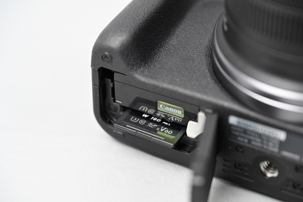 3000元入门微单新标杆 佳能 EOS R100测评 