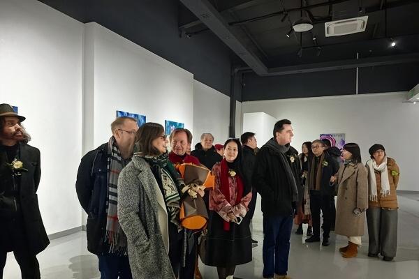 "当代马可波罗"再续东方情缘，Zoltán《东方寻境》展于北京启幕，中匈艺术巨制《万里江山图》计划正式发布 