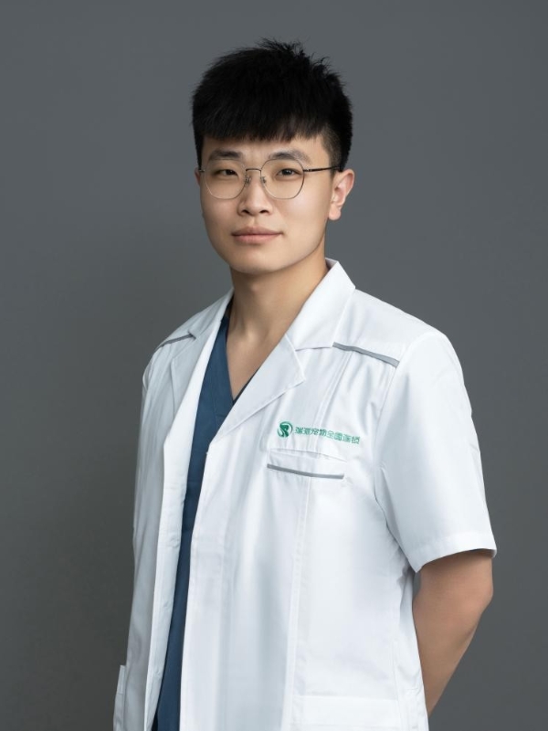 瑞派宠物医生：在纤细骨骼间修复生命裂痕，重筑力量支撑 