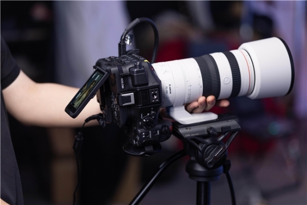 佳能“佳直播”携手时拍传媒，开启明星感团播时代  