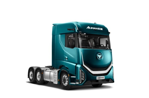  综合超1000马力 16%-26%精准节能！欧曼银河全新一代混动重卡 助卡友赢战先机 