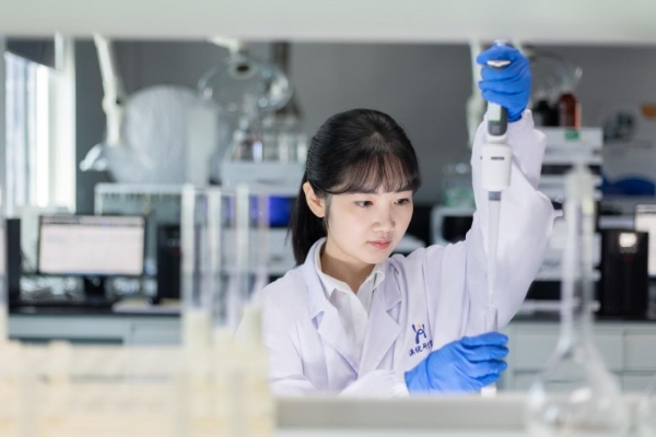  中国前十名奶粉排行：优选实力品牌，守护全周期营养健康 