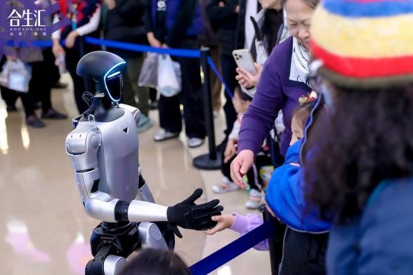 北京朝阳合生汇：8年高增，北京首店首发第一现场——客流销售双指标，强势增长 