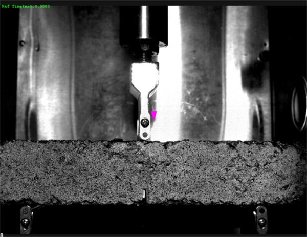  新拓三维DIC三维应变测量系统助力沥青材料脆断与裂纹扩展机理研究 