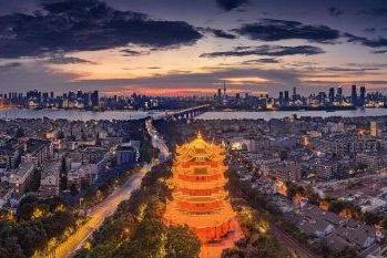  超四代洋房+内环滨江！武汉豪宅的更优解 