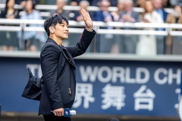 2025浪琴香港国际赛事举行，游客人数创历来新高 