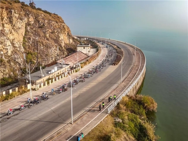 环湖逐风，决胜春城！滇池之畔见证荣耀收官 