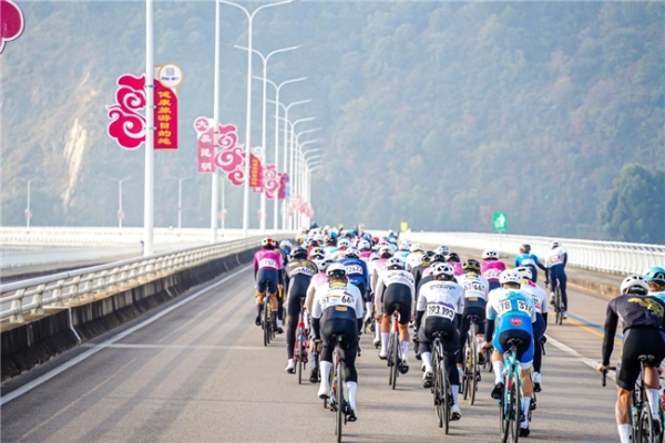 环湖逐风，决胜春城！滇池之畔见证荣耀收官 